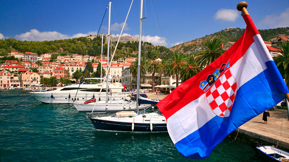 Kroatien Nachrichten Bild blauwasser segeln revier information kroatien flagge hvar