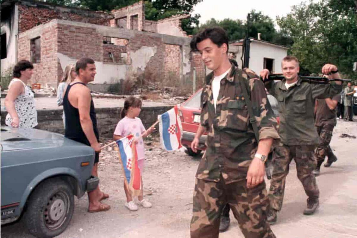 CROATIA-TROOPS GREETED
