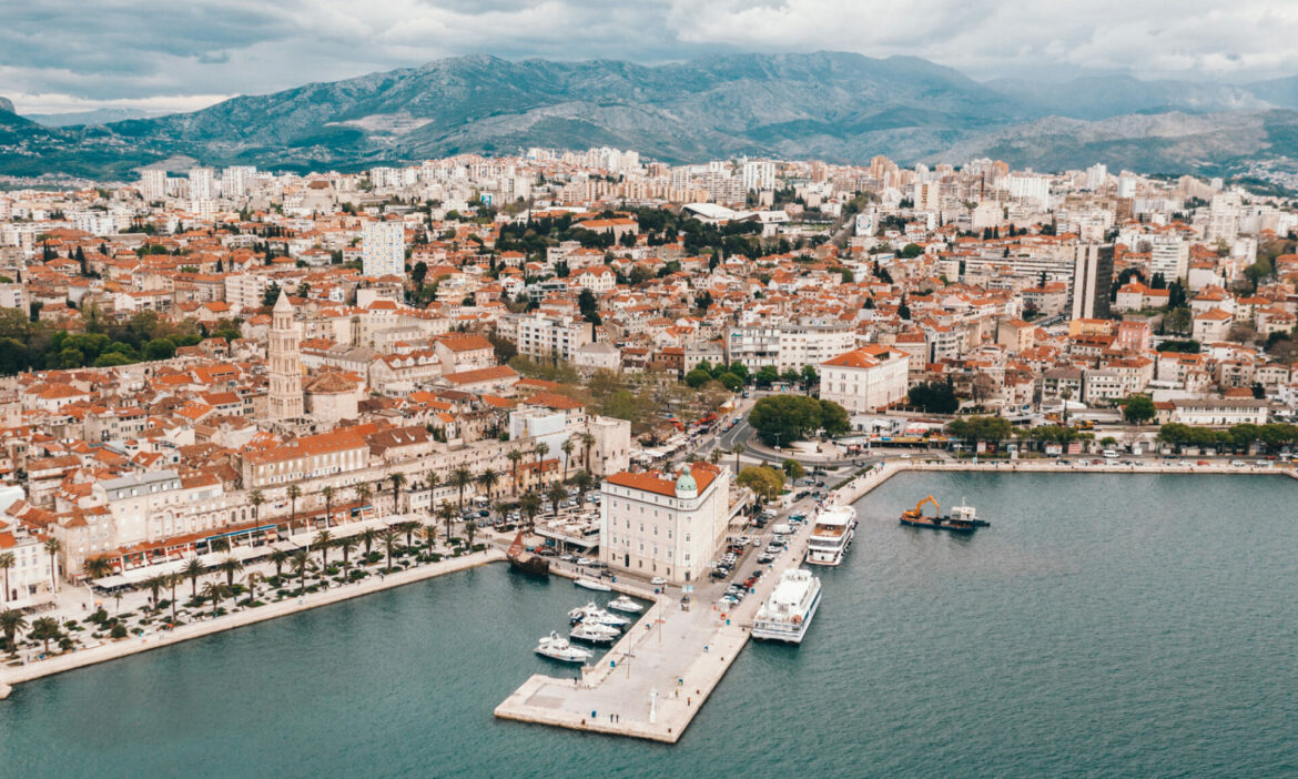 split-hafen-kroatien-1920×1152