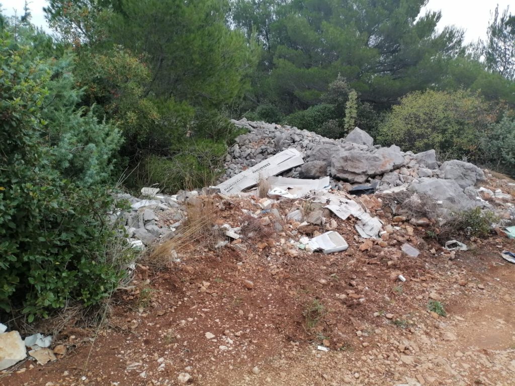 Der Bürgermeister von Pirovac über den Müllhaufen bei Tisno 7 Kroatien Nachrichten Bild 8