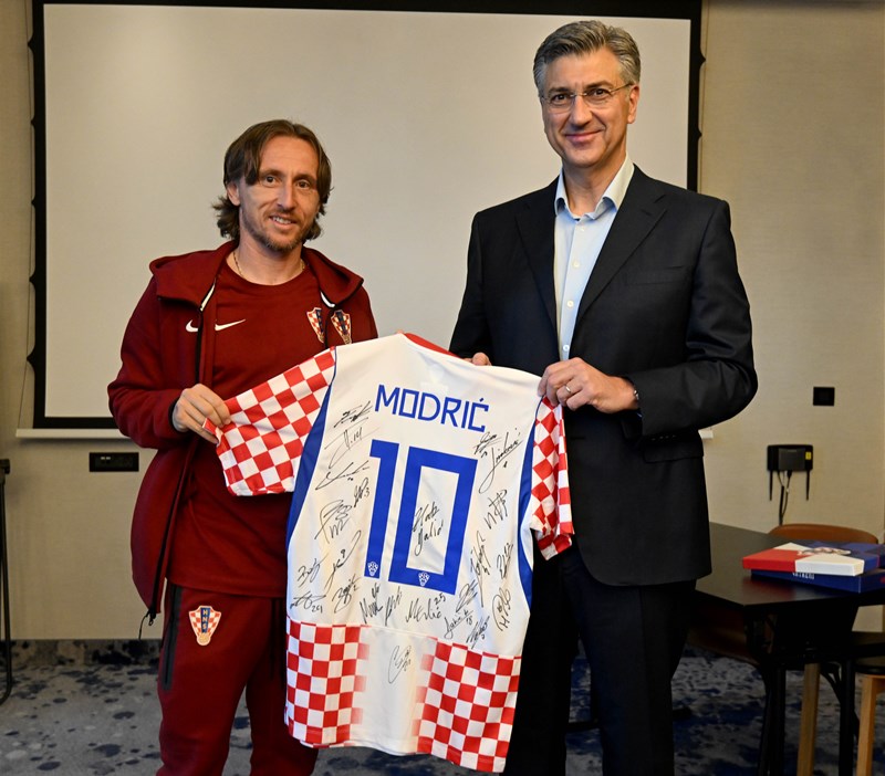 Der Premierminister besucht die kroatische Nationalmannschaft vor deren Abreise zur FIFA-Weltmeisterschaft. 7 Kroatien Nachrichten Bild 2