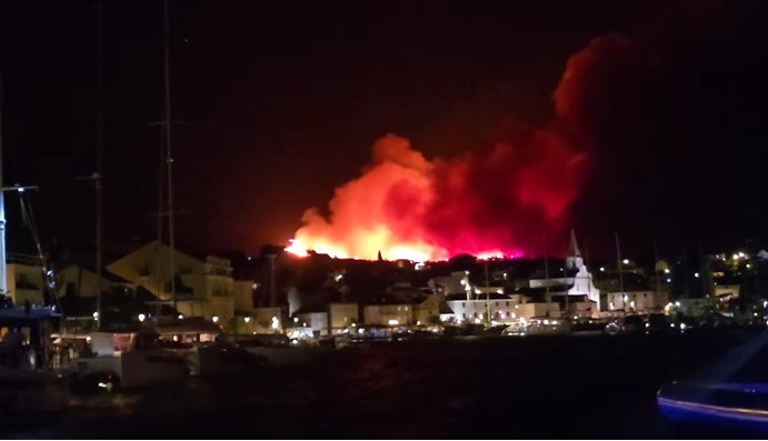 Großbrand wütet weiter auf Brač 6 Kroatien Nachrichten Bild 2 12