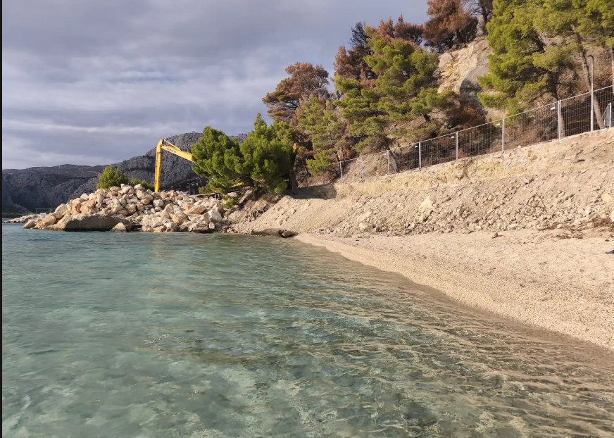 STADT OMIŠ: „Bagger bauen einen Rad- und Fußweg am Meer 7 Kroatien Nachrichten Bild 4 1